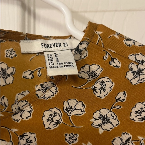 Floral Ruffle Top - Picture 2 of 2